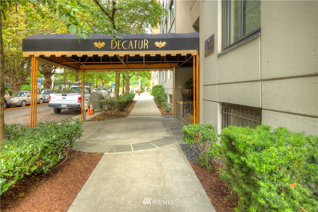 1105 Spring Street, Unit 1109 Seattle, WA 98104 - Photo 18 of 32