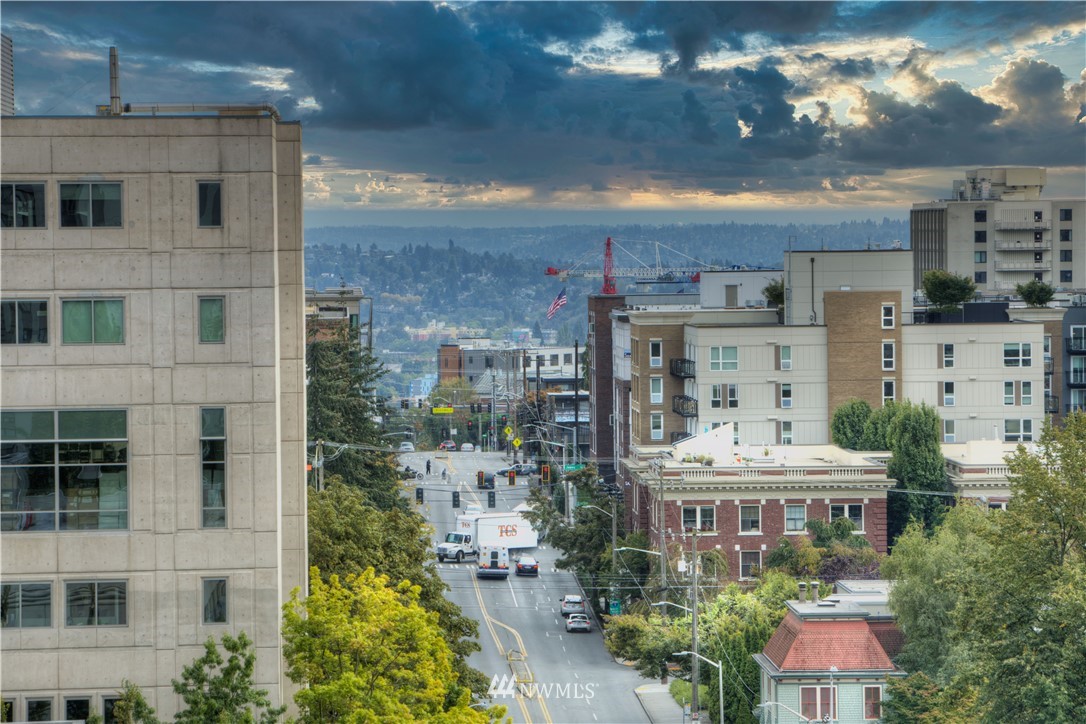 1105 Spring Street, Unit 1109 Seattle, WA 98104 - Photo 22 of 32