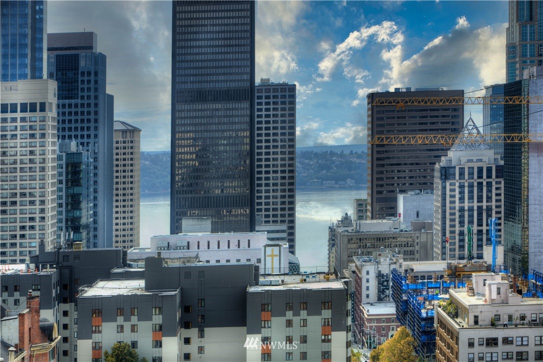 1105 Spring Street, Unit 1109 Seattle, WA 98104 - Photo 27 of 32