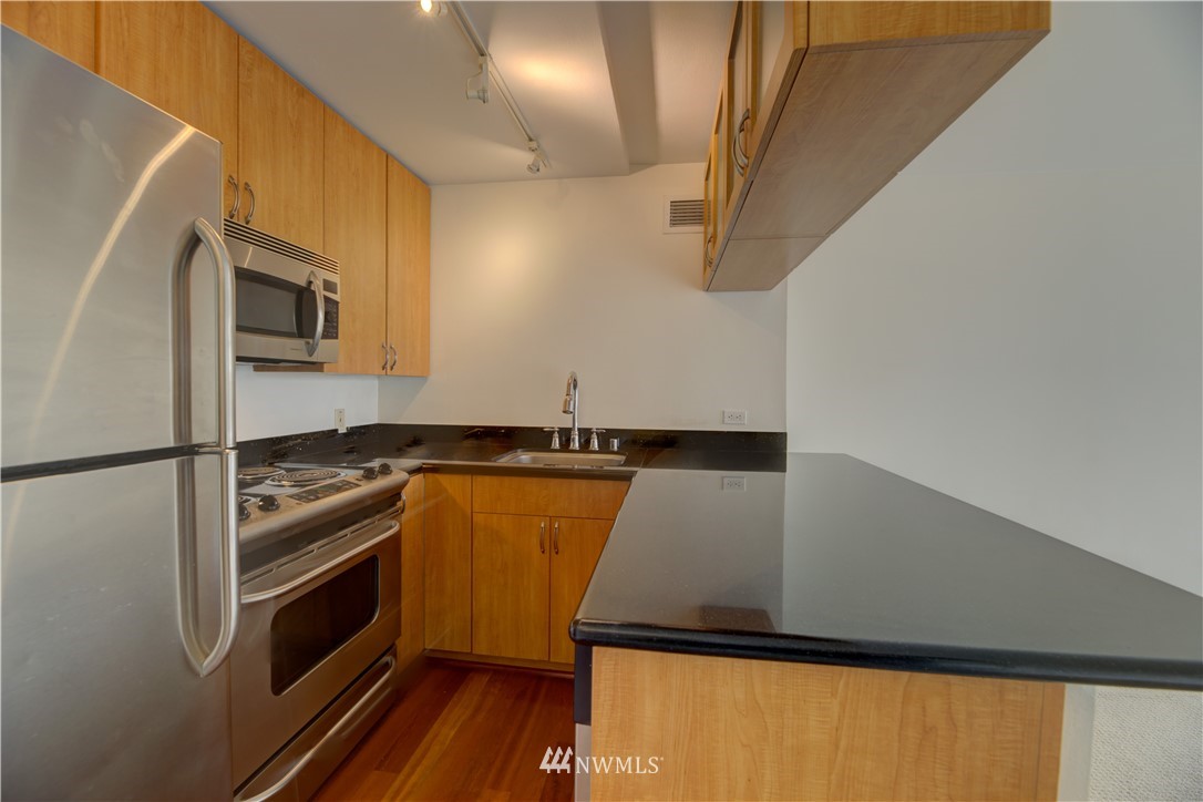 1105 Spring Street, Unit 1109 Seattle, WA 98104 - Photo 5 of 32