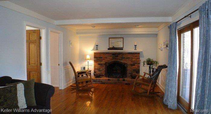 2330 Chalet Drive Rochester, MI 48309 - Photo 7 of 25 Family Room.jpg