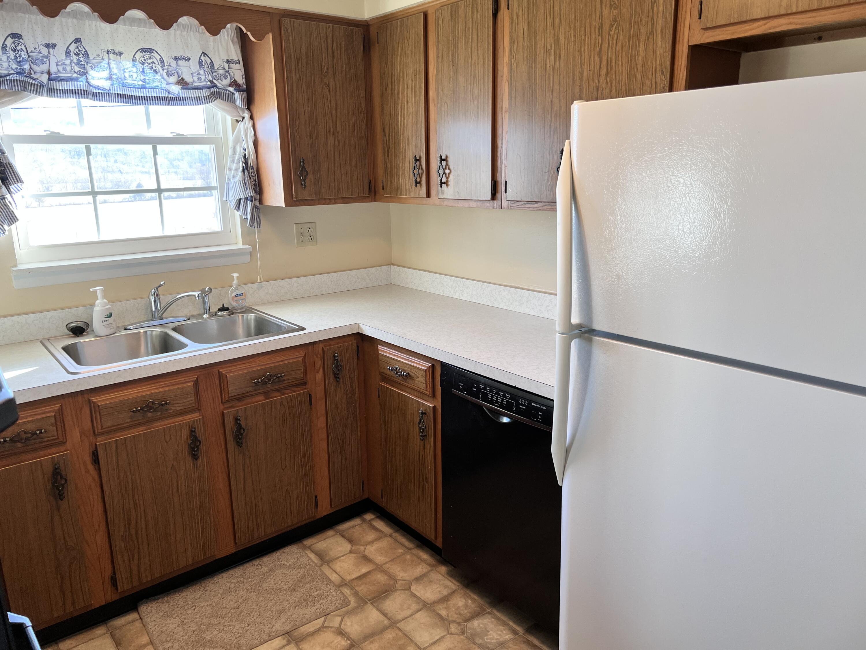 6928 Campton Road Stanton, KY 40380 - Photo 7 of 18 McCoy Kitchen 2