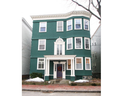 38 Maple Avenue, Unit 1 Cambridge, MA 02139 - Photo 1 of 10 a front view of a house