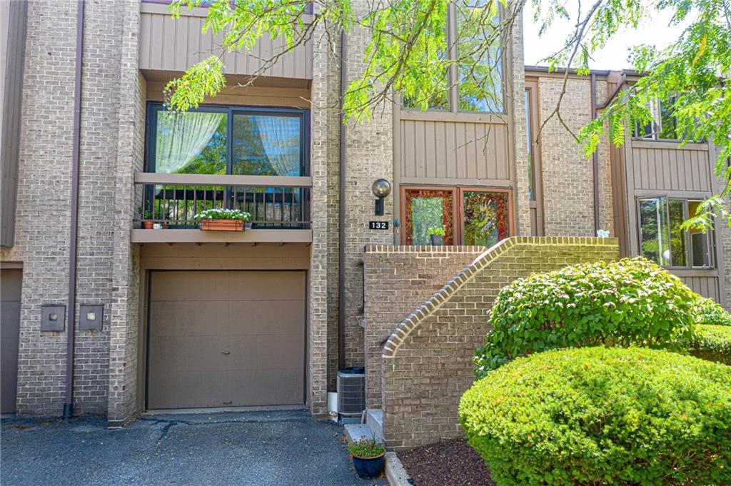 132 Locust Court Pittsburgh, PA 15237 - Photo 1 of 24