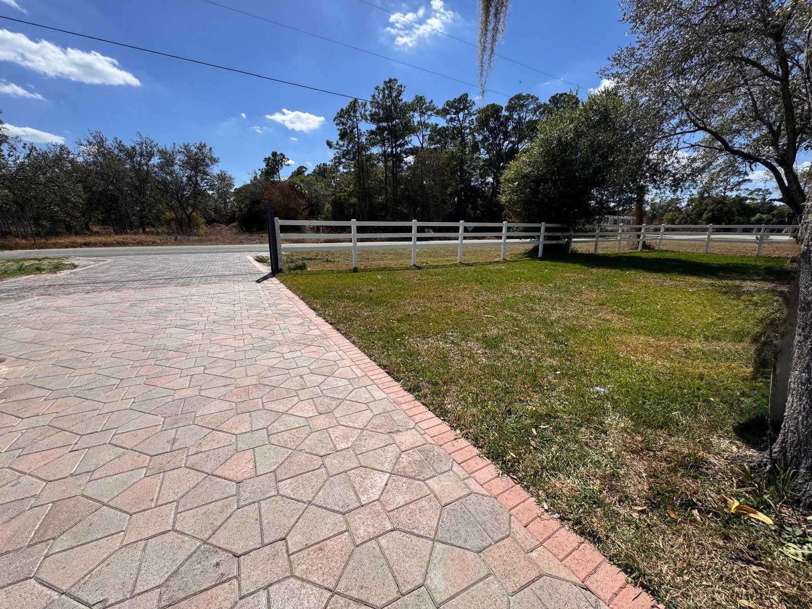 357 Hunting Club Avenue Clewiston, FL 33440 - Photo 22 of 37 a view of swimming pool