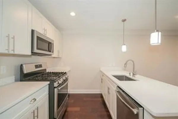 $2,600 | 18 Johnson Avenue, Unit 2, Quincy, MA 02169