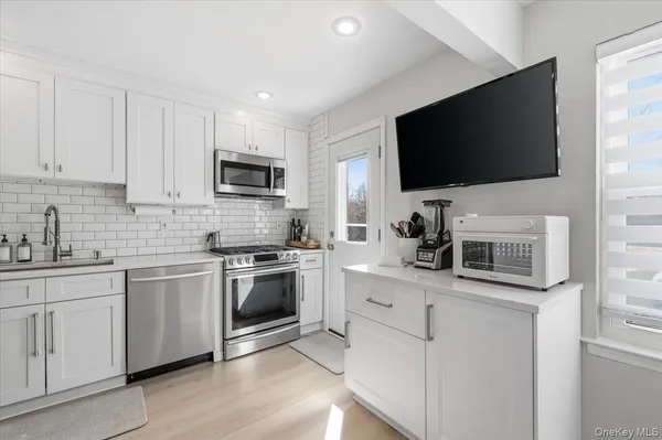 $599,000 | 2933 Grand Avenue, Baldwin, NY 11510