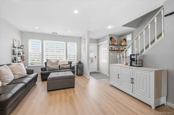 $599,000 | 2933 Grand Avenue, Baldwin, NY 11510