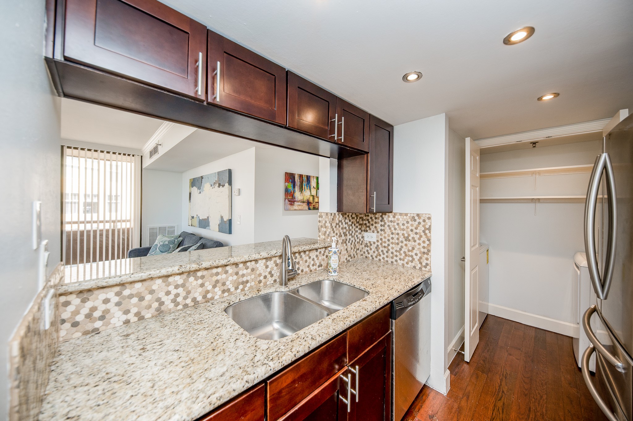 3525 Sage Road, Unit 710 Houston, TX 77056 - Photo 11 of 30