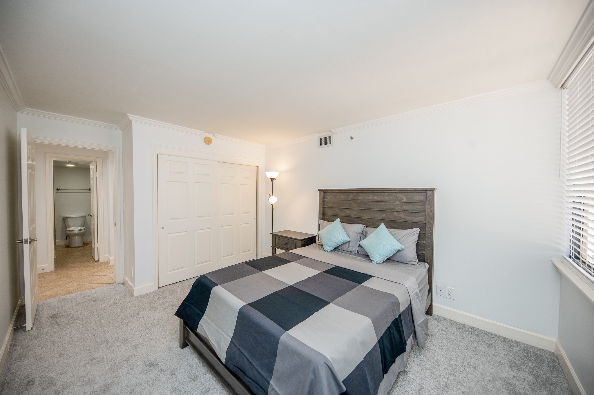 3525 Sage Road, Unit 710 Houston, TX 77056 - Photo 2 of 30