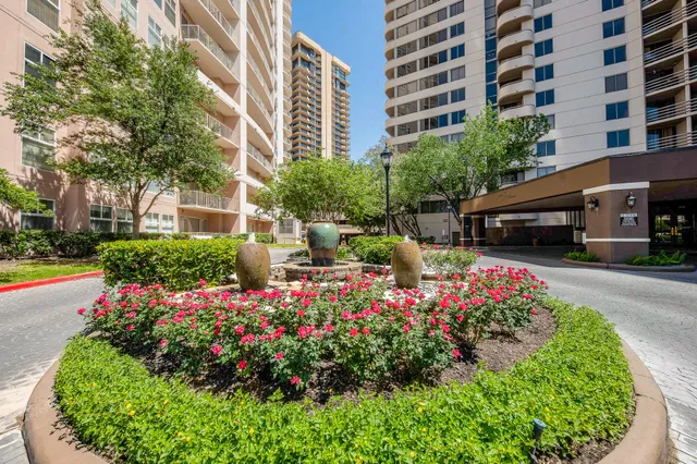 $2,350 | 3525 Sage Road, Unit 710, Houston, TX 77056