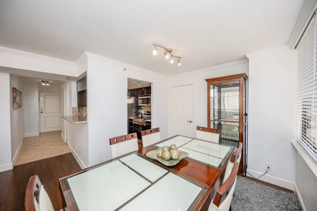 $2,350 | 3525 Sage Road, Unit 710, Houston, TX 77056