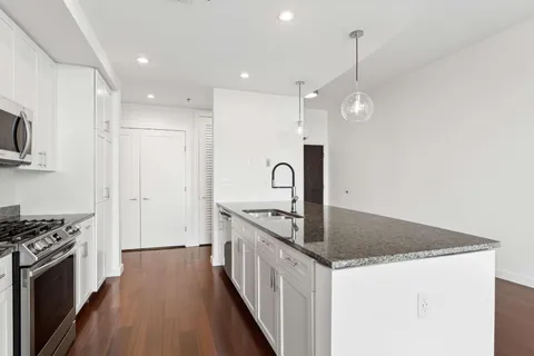 $625,000 | 900 20th Avenue South, Unit 1006, Nashville, TN 37212
