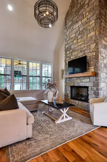 $799,900 | 617 Post Road, Rock Island, TN 38581