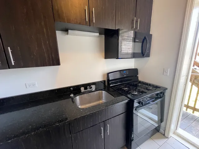 $1,500 | 7626 South Drexel Avenue, Unit 2W, Chicago, IL 60619