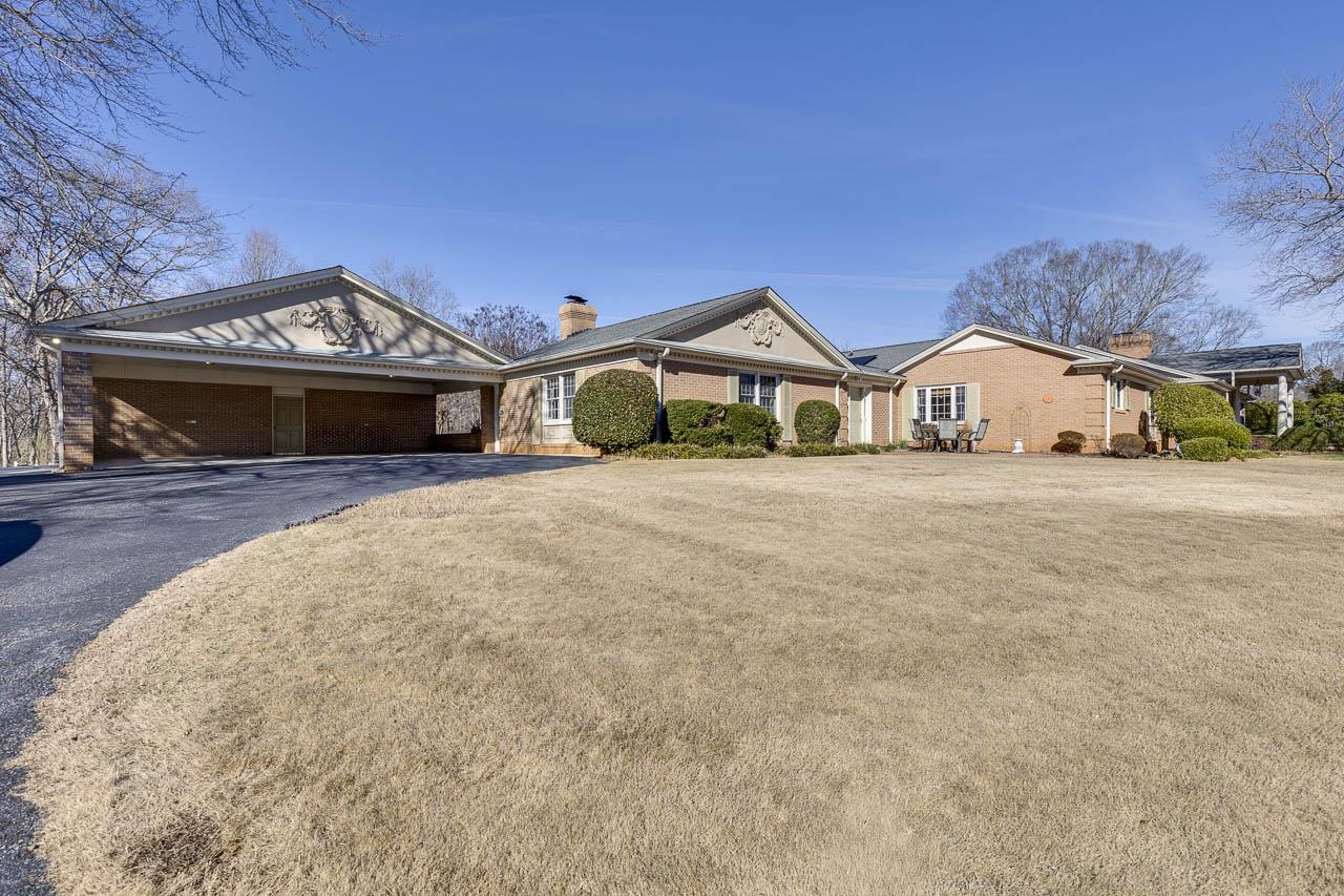 136 Club Drive Simpsonville, SC 29681 - Photo 2 of 46