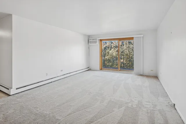 $225,000 | 8905 Knight Avenue, Unit 211, Des Plaines, IL 60016