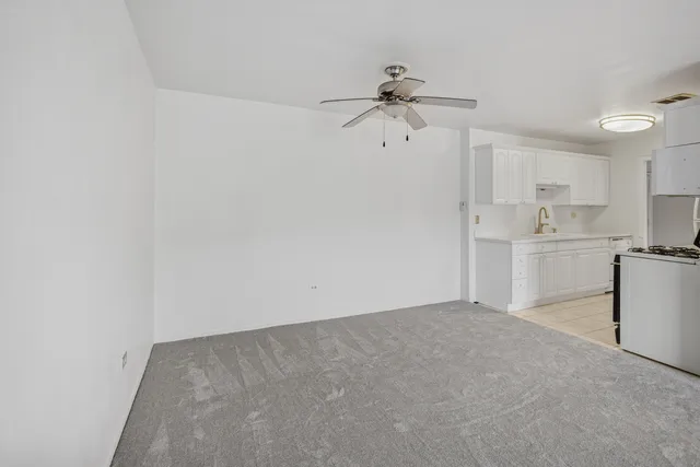 $225,000 | 8905 Knight Avenue, Unit 211, Des Plaines, IL 60016