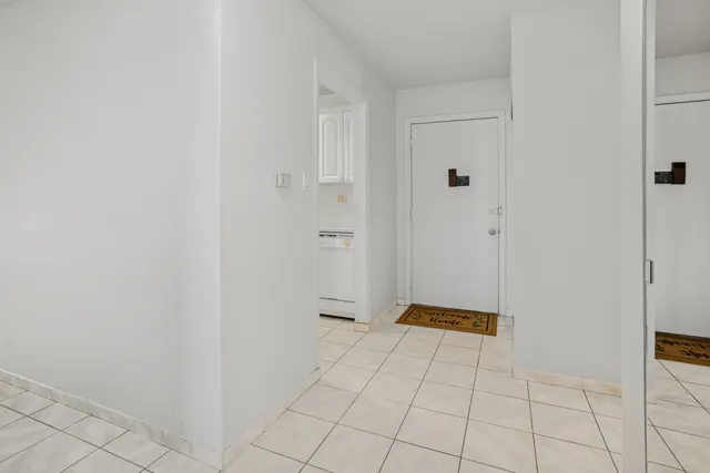 $225,000 | 8905 Knight Avenue, Unit 211, Des Plaines, IL 60016