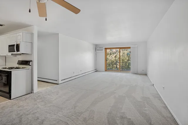 $225,000 | 8905 Knight Avenue, Unit 211, Des Plaines, IL 60016