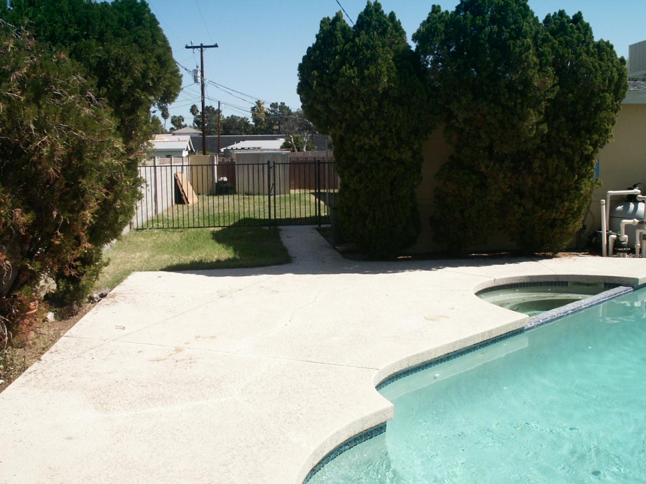 2918 West Bloomfield Road Phoenix, AZ 85029 - Photo 4 of 5 Pool/backyard