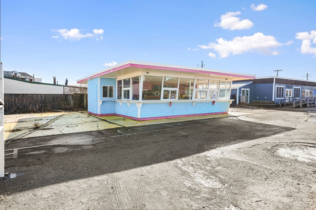 17 Dyke Road Marshfield, MA 02020 - Photo 4 of 11