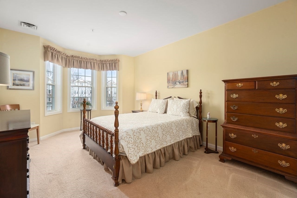 9 Abigail Way, Unit 3002 Reading, MA 01867 - Photo 4 of 20