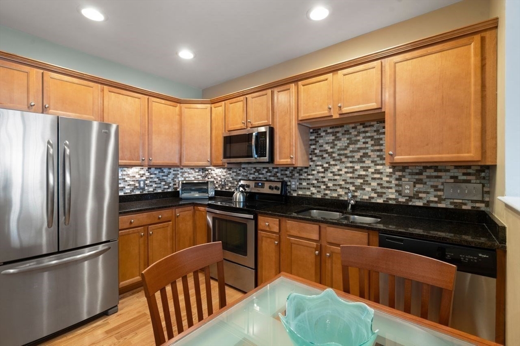 9 Abigail Way, Unit 3002 Reading, MA 01867 - Photo 7 of 20