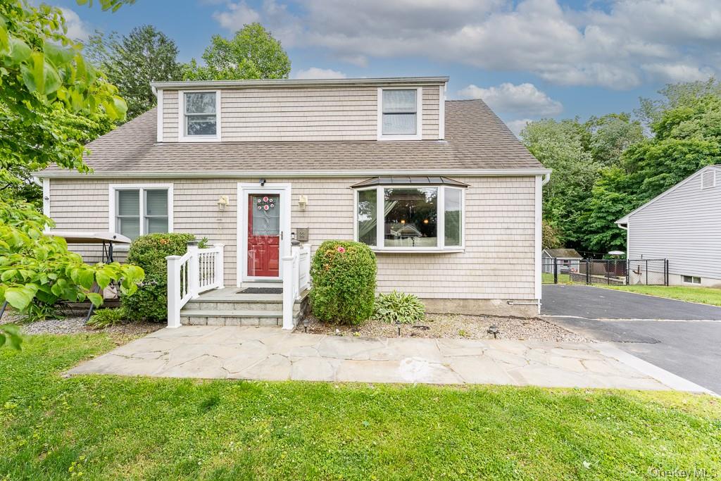22 Oakbrook Road Ossining, NY 10562 - Photo 2 of 47