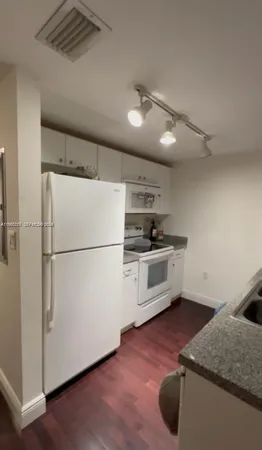 $2,000 | 2740 Southwest 28th Terrace, Unit 503, Miami, FL 33133