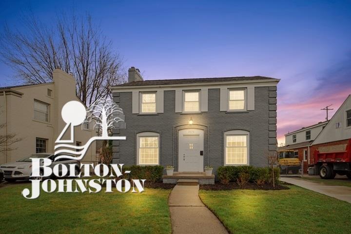 1675 Fairholme Road Grosse Pointe Woods, MI 48236 - Photo 3 of 33