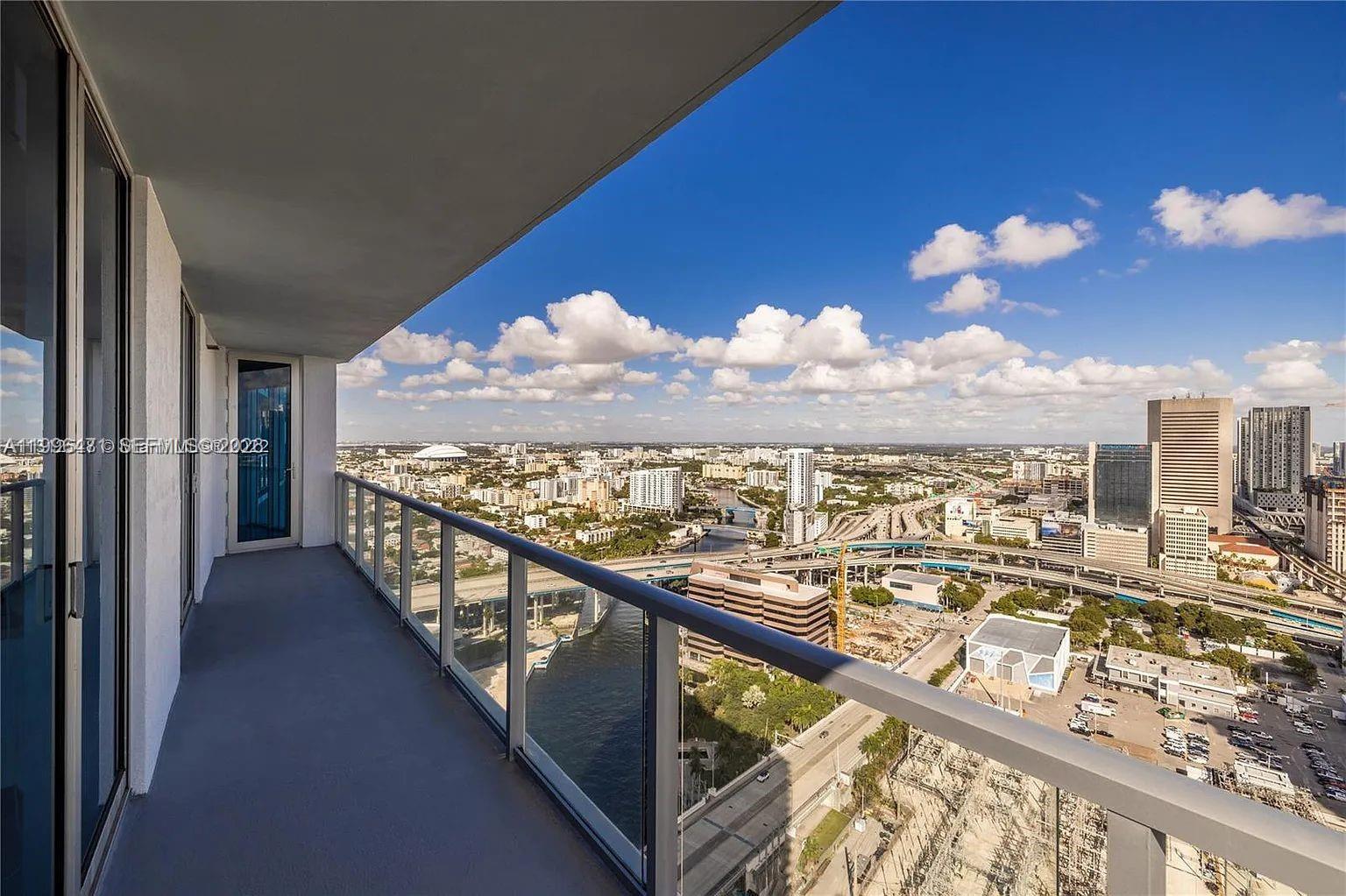 185 Southwest 7th Street, Unit 3611 Miami, FL 33130 - Photo 7 of 14 Photo 7
