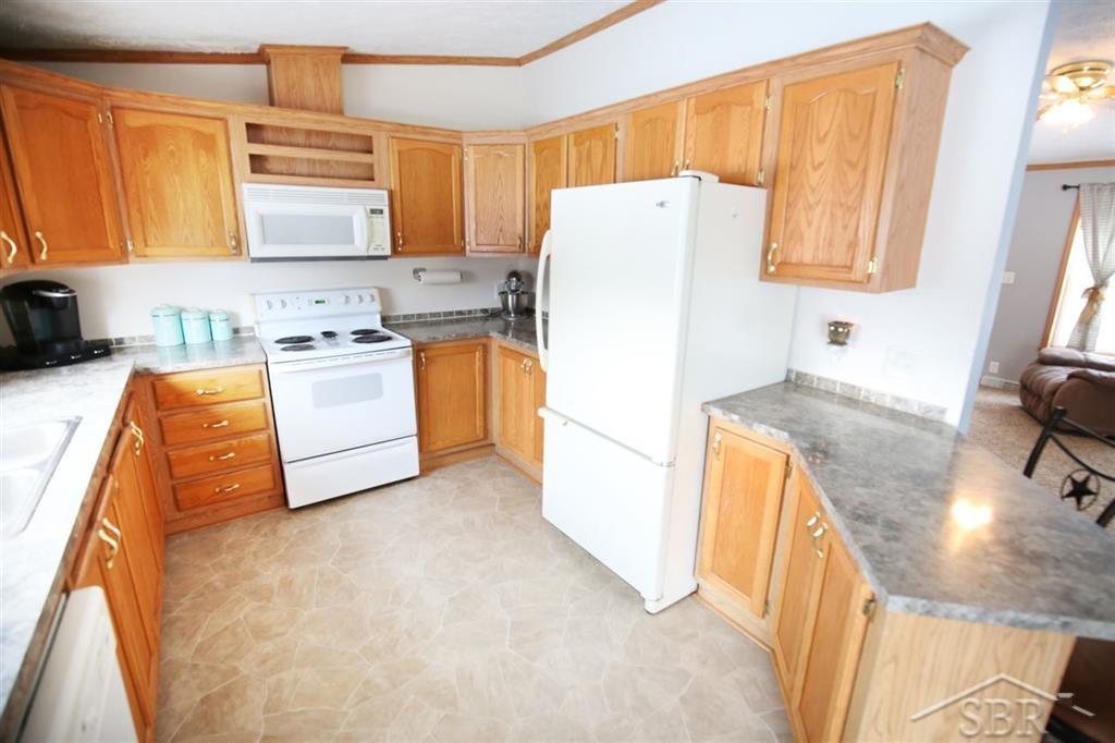 1409 West Kent Road Wheeler, MI 48662 - Photo 27 of 36 50003948-26.JPG