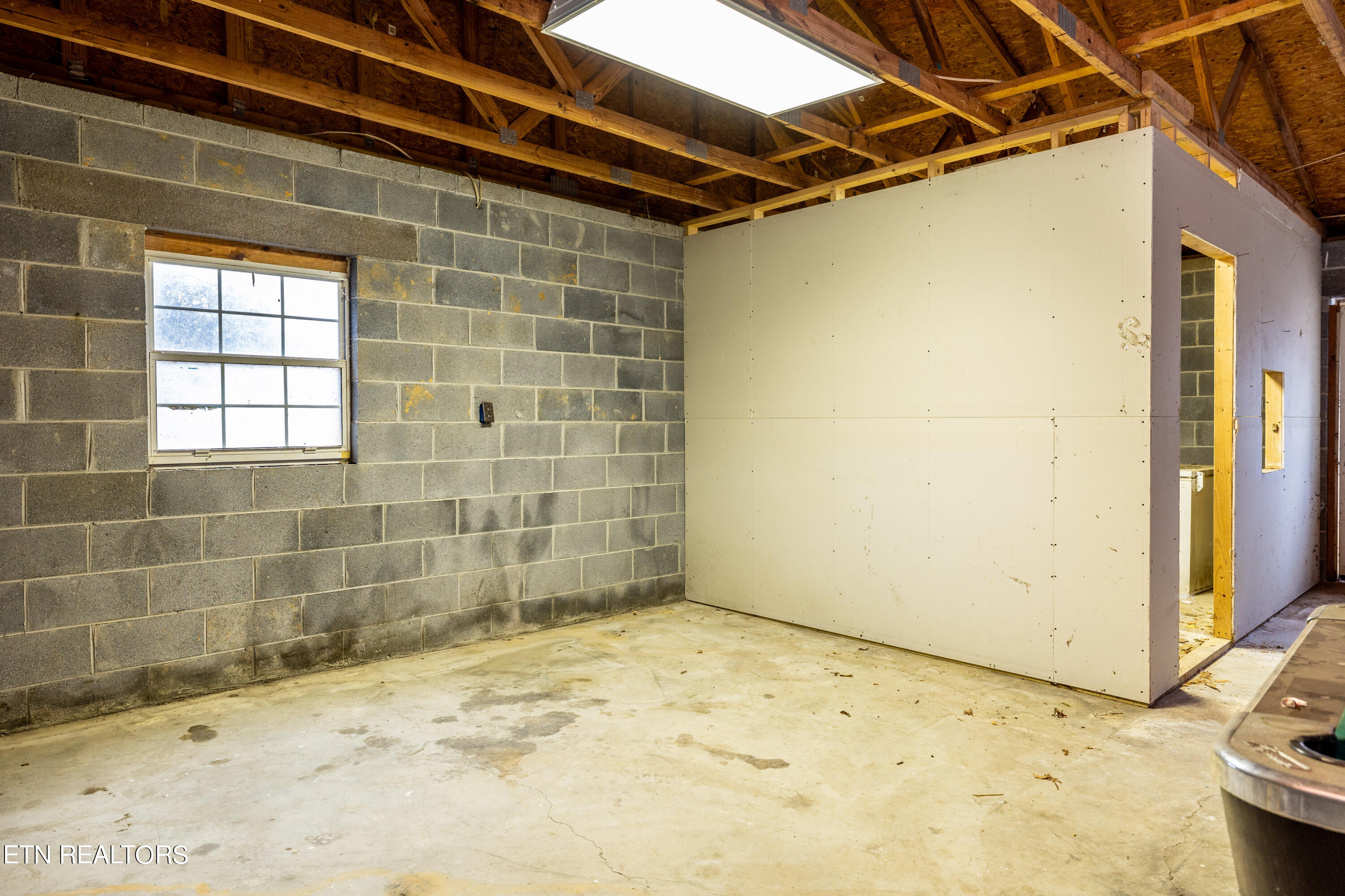 1921 Harris Road Knoxville, TN 37924 - Photo 41 of 45 1921Harrisrd-35