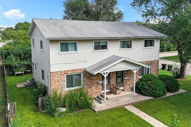 $495,000 | 515 Shadyside Circle, Hopkins, MN 55343