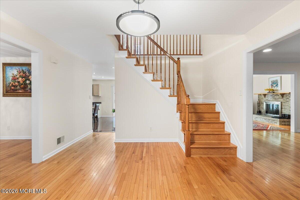 25 Ryan Road Marlboro, NJ 07746 - Photo 4 of 31 04-Foyer