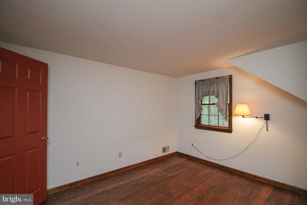 10162 Wesley Chapel Road Marshall, VA 20115 - Photo 22 of 30 Bedroom
