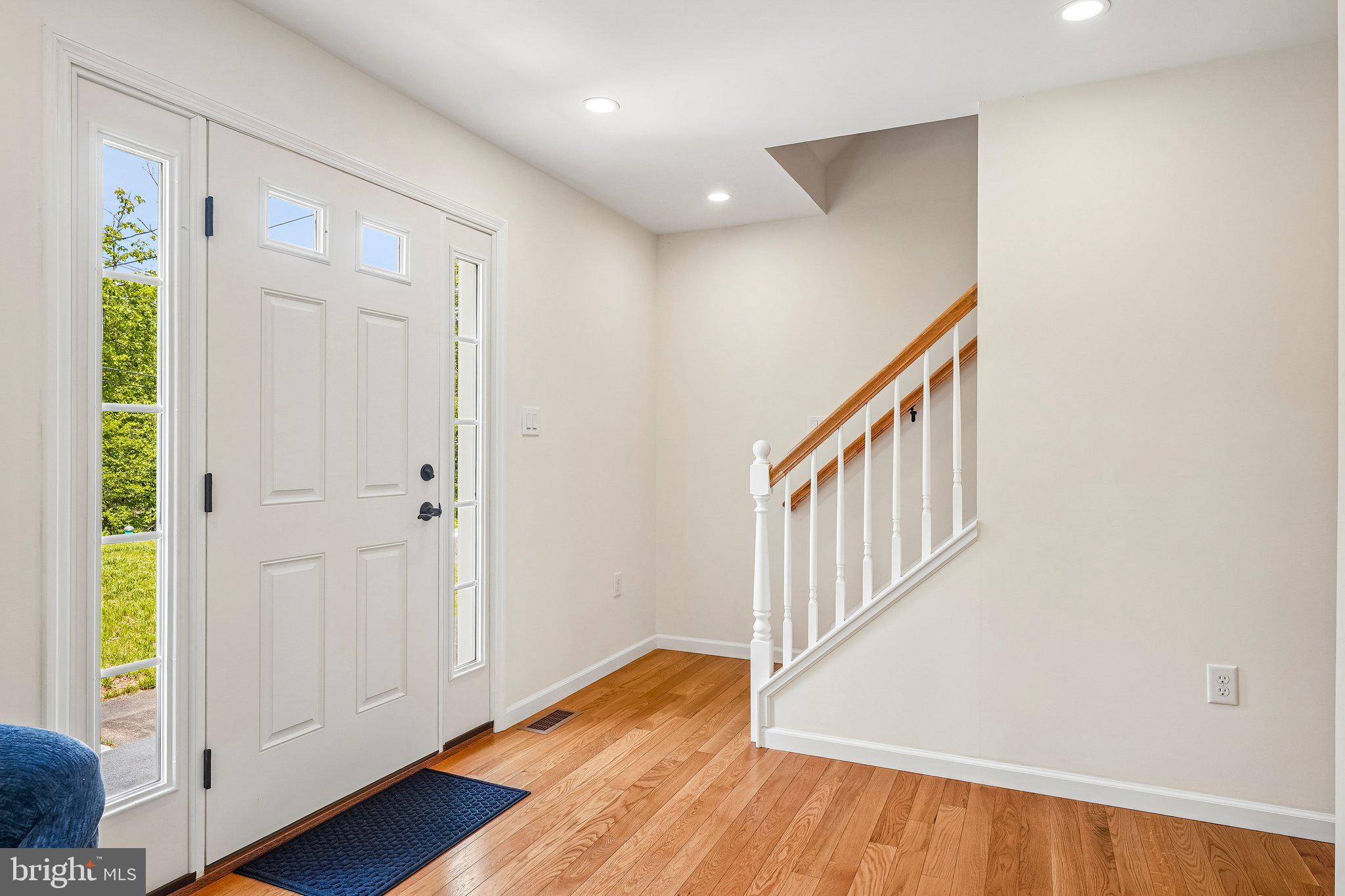 40 Creek Road Phoenixville, PA 19460 - Photo 5 of 59 Foyer