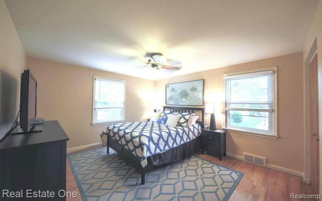 32247 Bonnet Hill Road Farmington Hills, MI 48334 - Photo 12 of 25