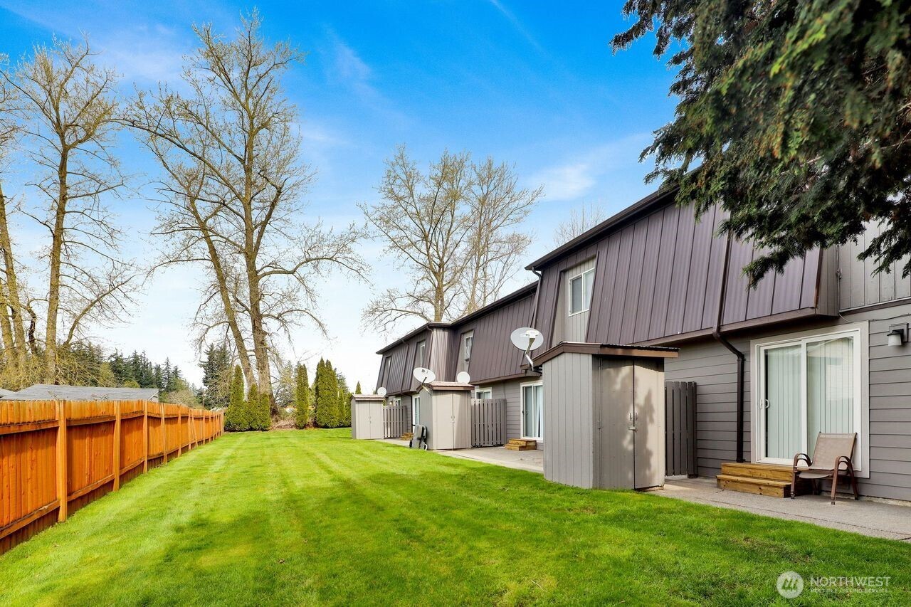 211 Maple Street Lynden, WA 98264 - Photo 3 of 36