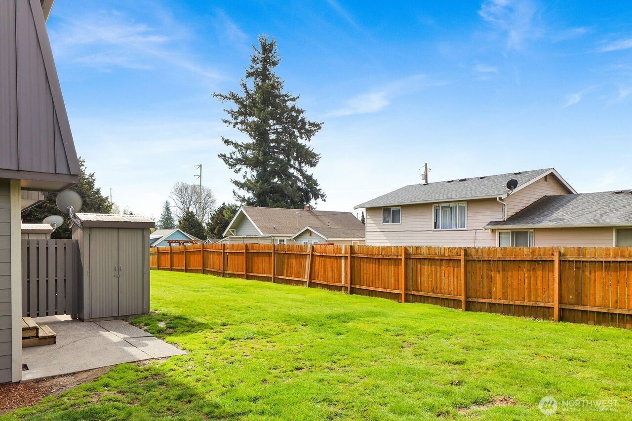 211 Maple Street Lynden, WA 98264 - Photo 5 of 36