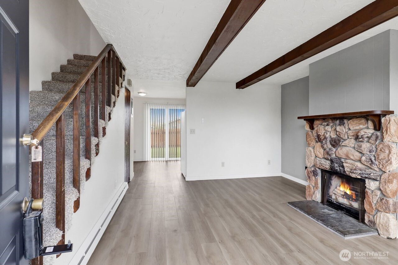 211 Maple Street Lynden, WA 98264 - Photo 7 of 36