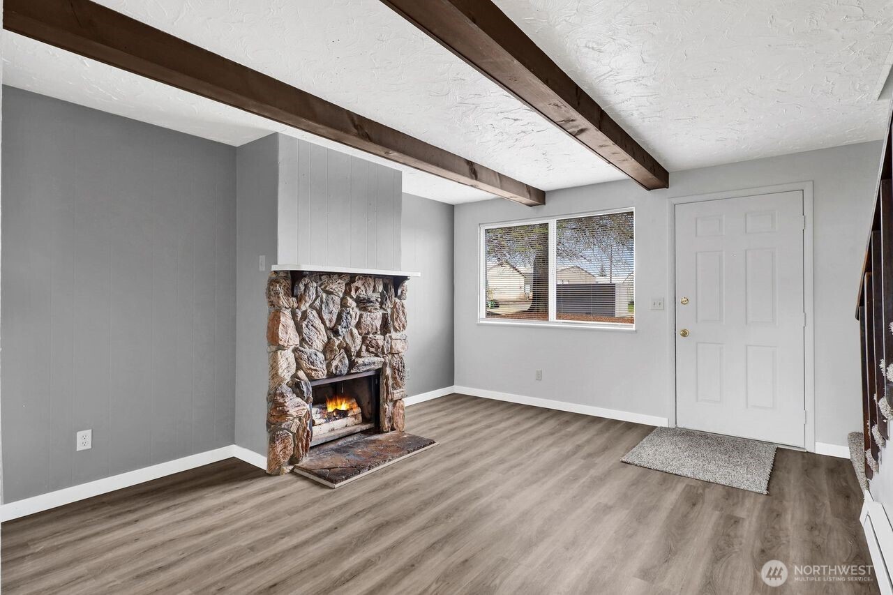 211 Maple Street Lynden, WA 98264 - Photo 8 of 36