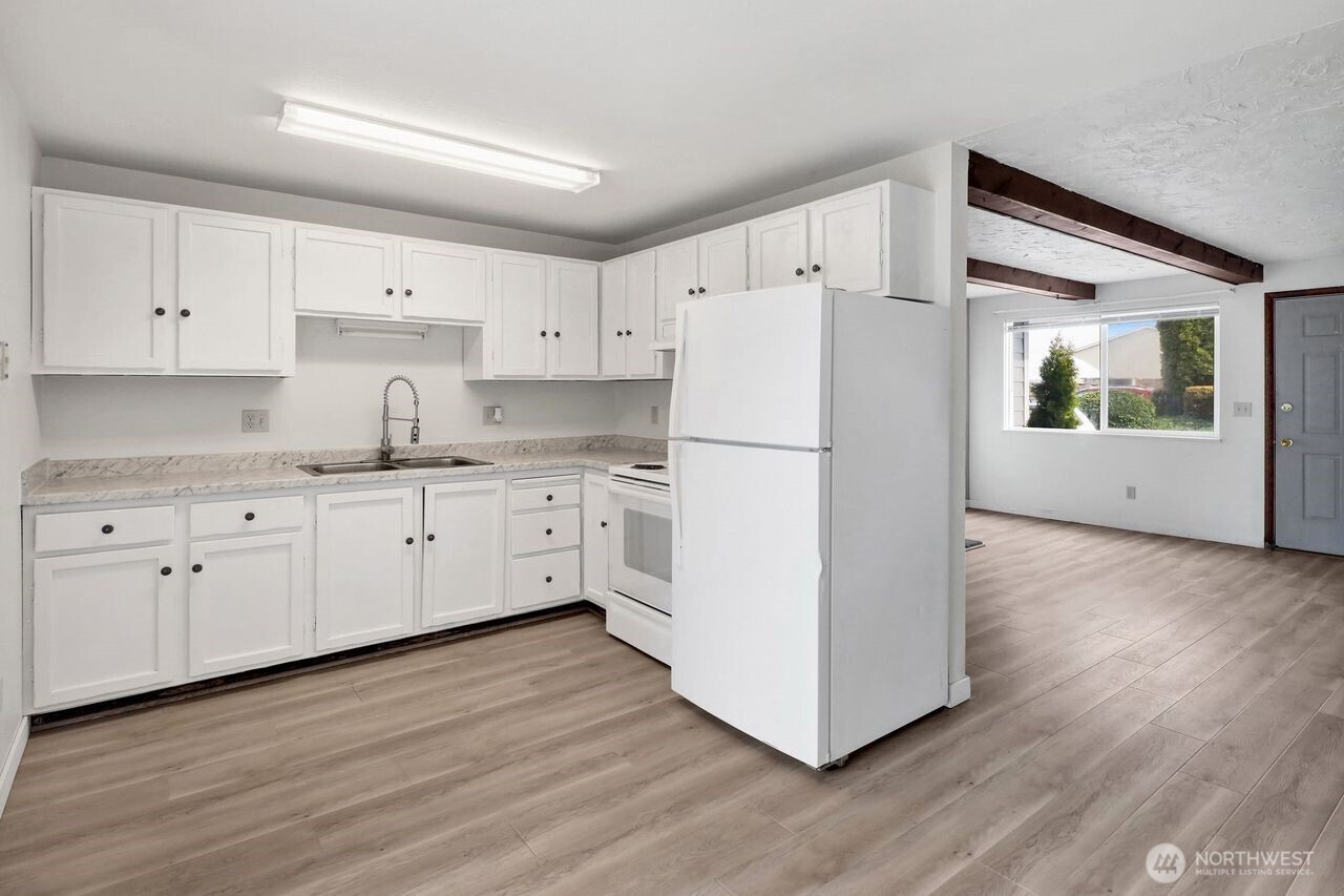 211 Maple Street Lynden, WA 98264 - Photo 9 of 36