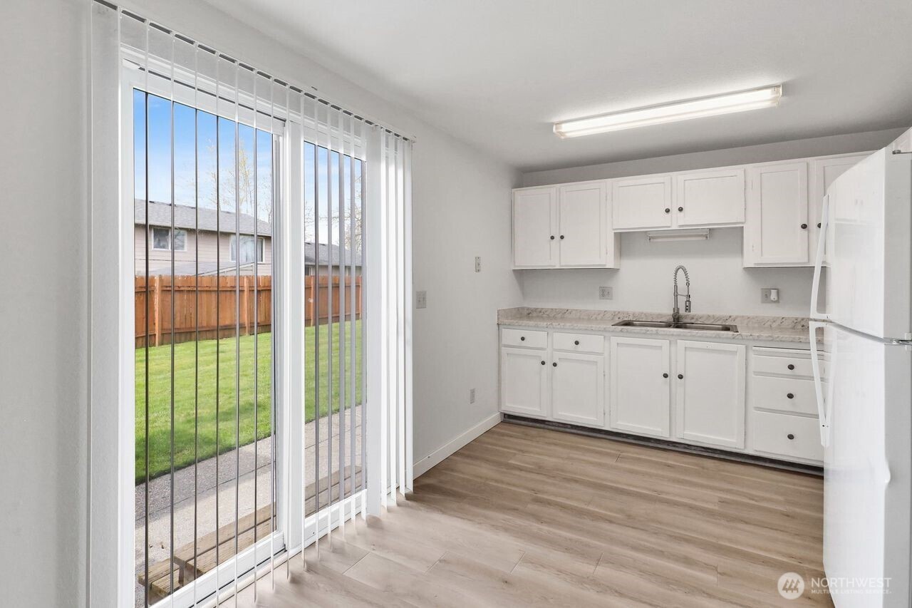 211 Maple Street Lynden, WA 98264 - Photo 10 of 36