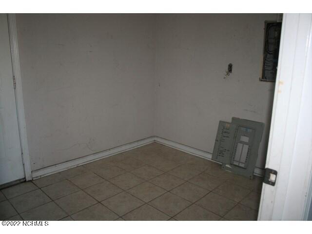 101 Ivey Court Jacksonville, NC 28540 - Photo 13 of 18 Washroom