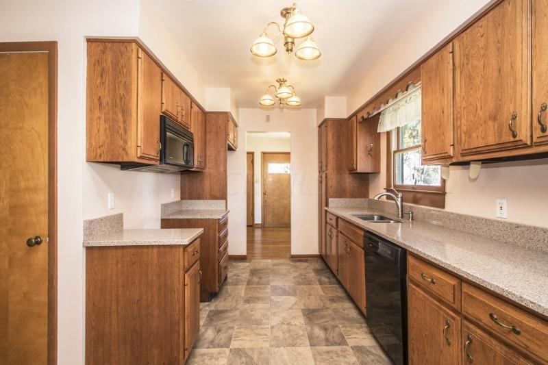3147 Minerva Lake Road Columbus, OH 43231 - Photo 11 of 51