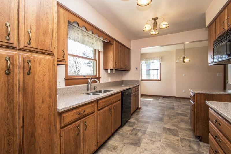 3147 Minerva Lake Road Columbus, OH 43231 - Photo 10 of 51