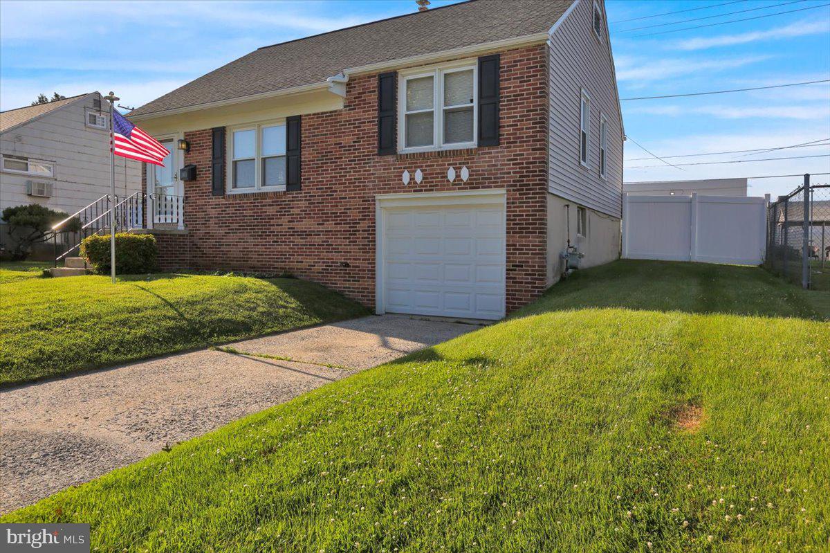 513 Harding Avenue Reading, PA 19607 - Photo 4 of 38