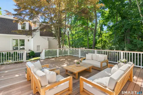 $1,475,000 | 7 Raymond Heights, Darien, CT 06820